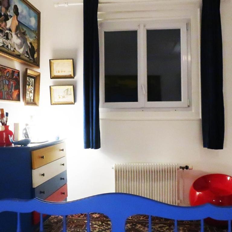 Une chambre et des tableaux - Chambre Double - 3