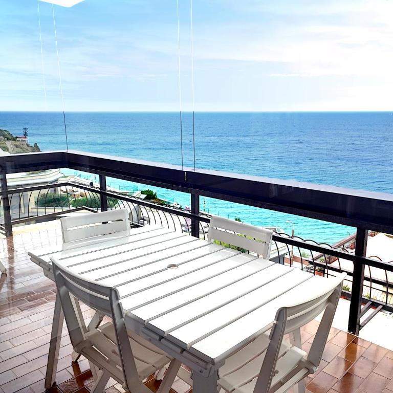 La Brezza Del Mare - Two-Bedroom Apartment with Terrace - 5