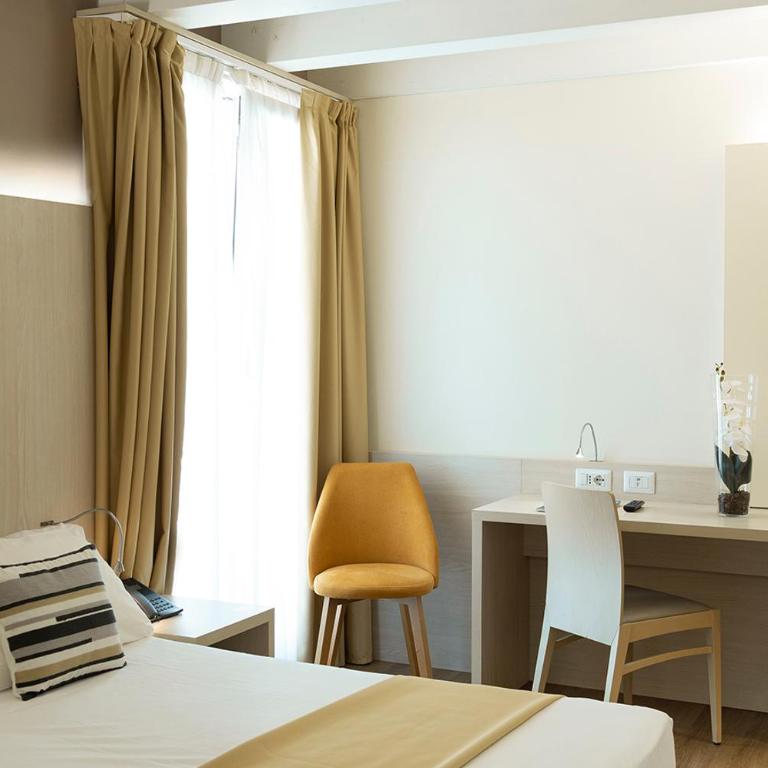 Hotel Alexander - 2 Camere Matrimoniali Comunicanti - 7