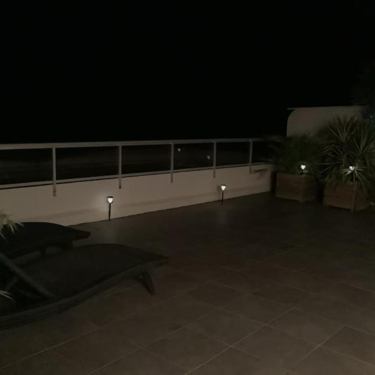 Studio 34m2 avec la terrasse 60m2, aperçu mer, parking, Clim, plage à 150 m,Wi-fi, piscine - Studio mit Terrasse - 54
