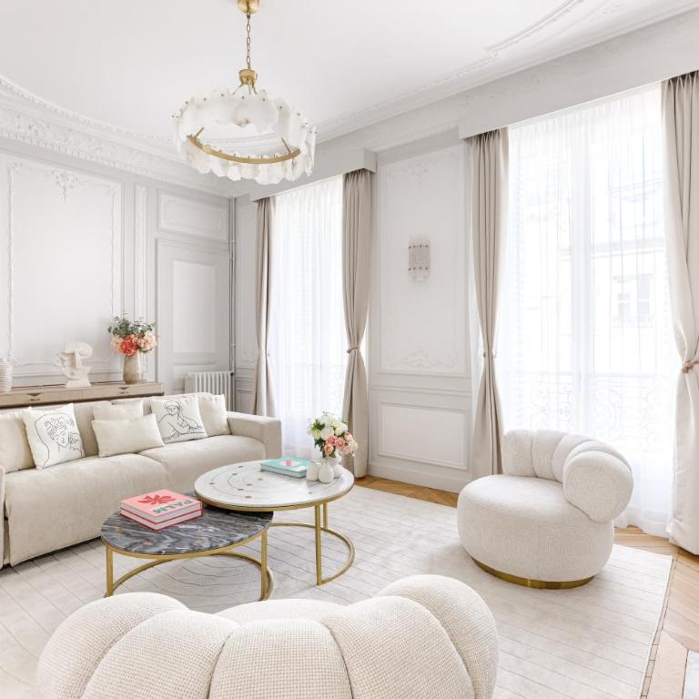 Artistic Luxury 3-Bedroom Apartment - Champs-Élysées - Three-Bedroom Apartment - 4