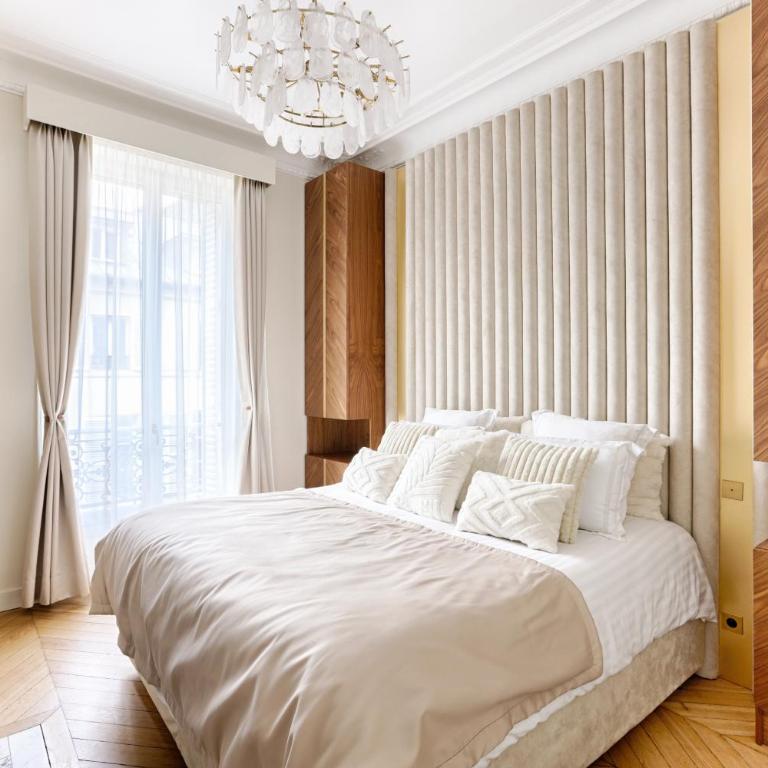 Artistic Luxury 3-Bedroom Apartment - Champs-Élysées - Three-Bedroom Apartment - 2