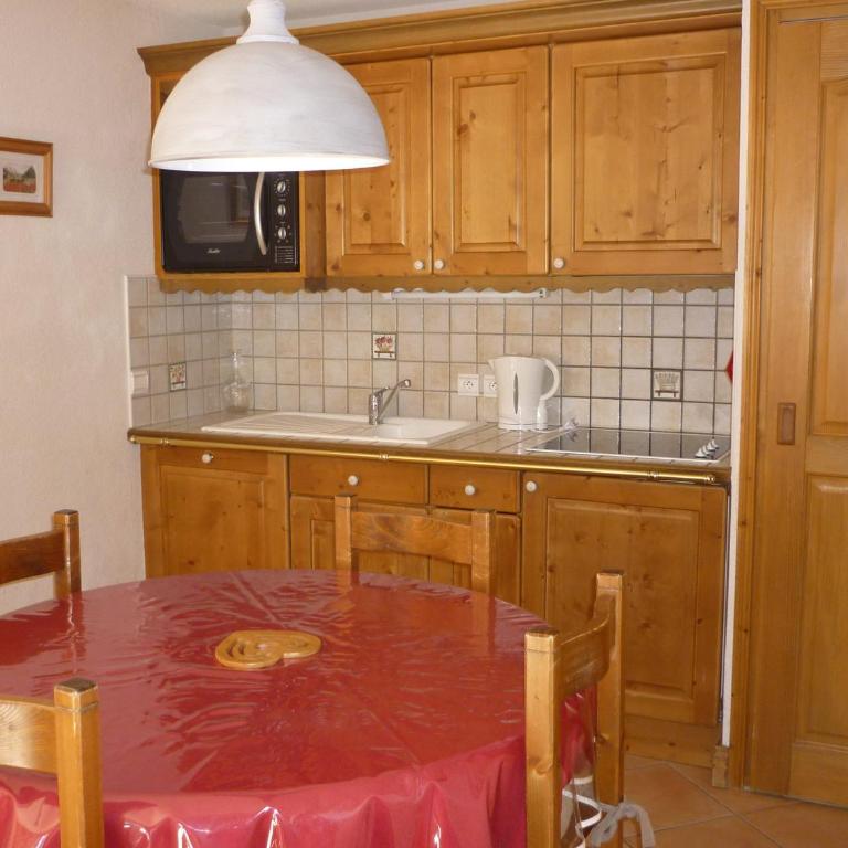 Appartement familial avec balcon sud et parking dans quartier résidentiel - FR-1-464-46 - Two-Bedroom Apartment - 16