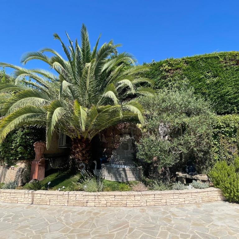 Luxe et calme avec vue mer panoramique à Antibes - Villa avec Piscine Privée - 9