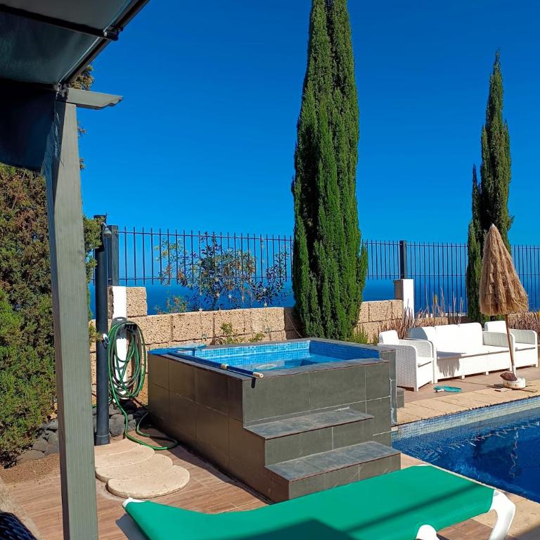 LUXURY VILLA SEA VIEWS HEATED POOL private jacuzzi wifi bbq parking tennis court - Villa - 15