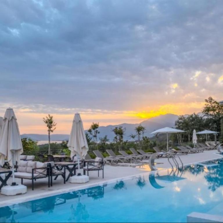 Montenegro Lodge - Double Room With Seaview - Direct Access to Pool - 1