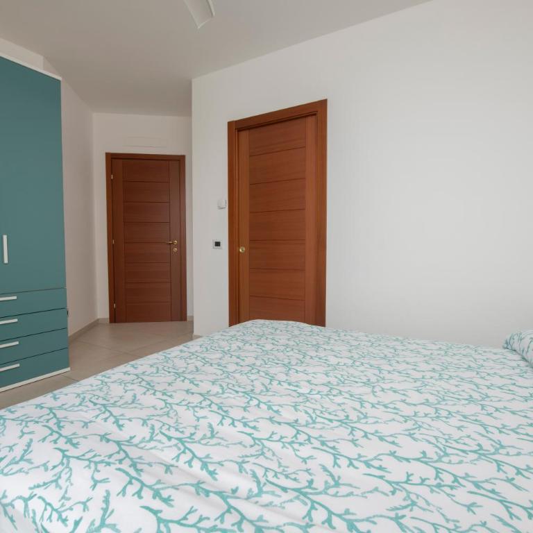 257b - Villetta Maiso - Vista Mare, Giardino e Piscina Privata a 2 minuti di auto dalle spiagge e mare - PARCHEGGIO PRIVATO INCLUSO - Appartamento con 3 Camere da Letto - 52