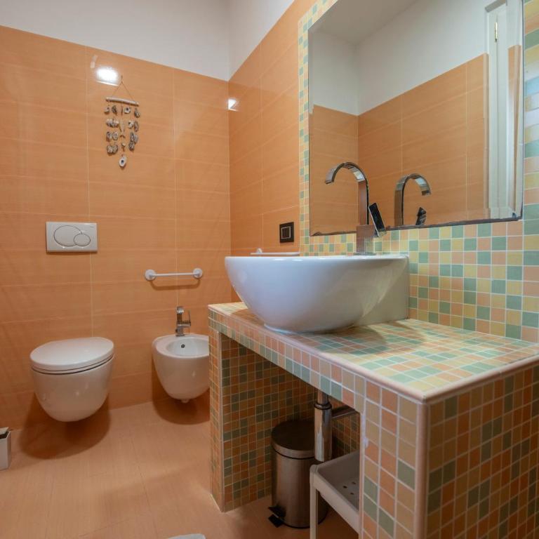 257b - Villetta Maiso - Vista Mare, Giardino e Piscina Privata a 2 minuti di auto dalle spiagge e mare - PARCHEGGIO PRIVATO INCLUSO - Appartamento con 3 Camere da Letto - 54