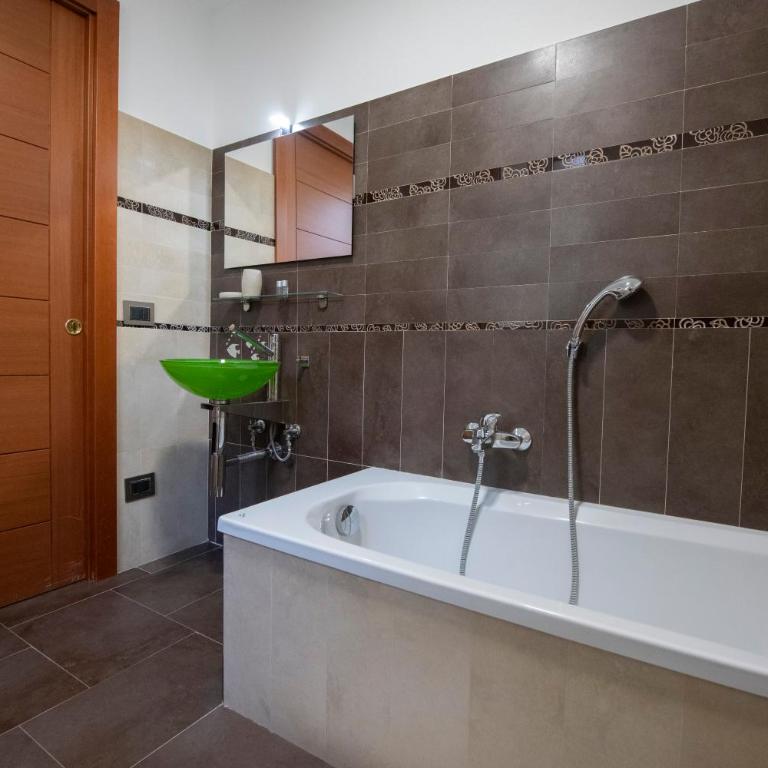 257b - Villetta Maiso - Vista Mare, Giardino e Piscina Privata a 2 minuti di auto dalle spiagge e mare - PARCHEGGIO PRIVATO INCLUSO - Appartamento con 3 Camere da Letto - 59
