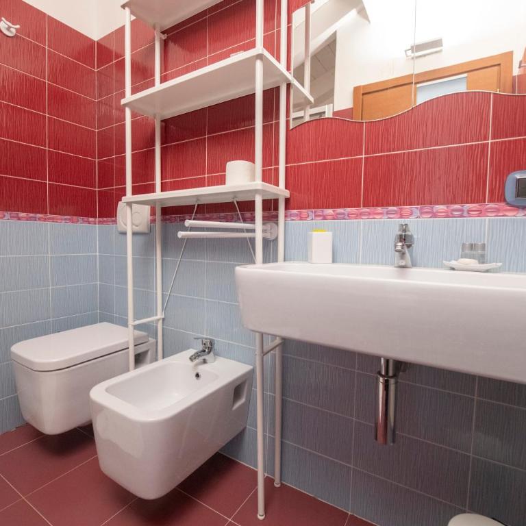 257b - Villetta Maiso - Vista Mare, Giardino e Piscina Privata a 2 minuti di auto dalle spiagge e mare - PARCHEGGIO PRIVATO INCLUSO - Appartamento con 3 Camere da Letto - 76