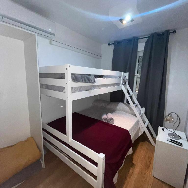 Lujo a tu alcance con spa y garaje, pleno centro - Apartamento de 2 dormitorios - 8