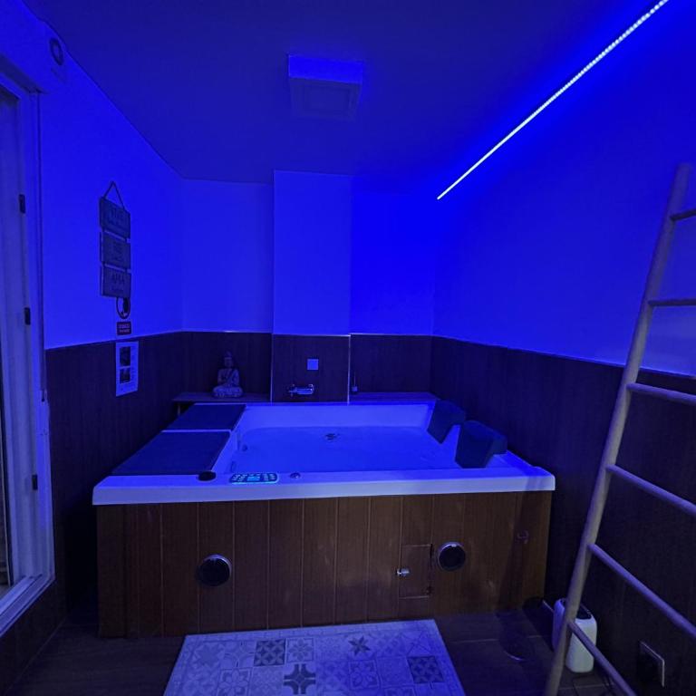 Lujo a tu alcance con spa y garaje, pleno centro - Apartamento de 2 dormitorios - 14