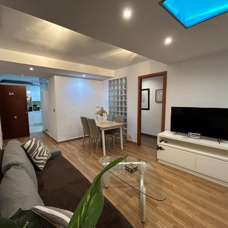 Lujo a tu alcance con spa y garaje, pleno centro - Apartamento de 2 dormitorios - 28