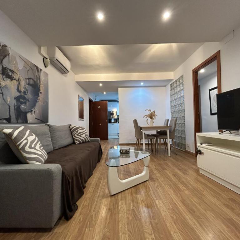 Lujo a tu alcance con spa y garaje, pleno centro - Apartamento de 2 dormitorios - 30