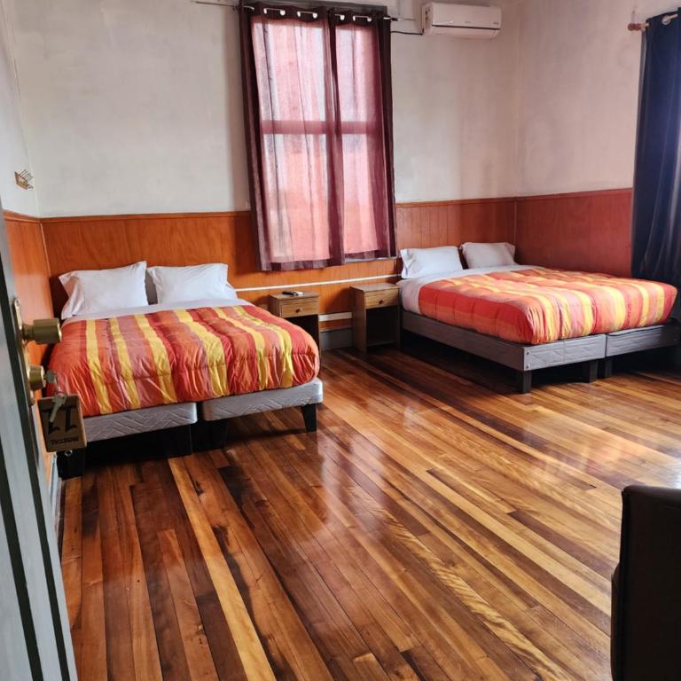 Hostal Capricho de Carlitos - Deluxe Room - 1