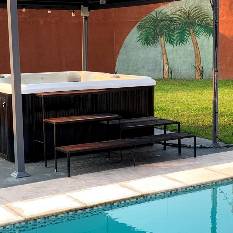 Casa quinta con jacuzzi piscina y parrilla en Resistencia - Casa de 2 dormitorios - 2