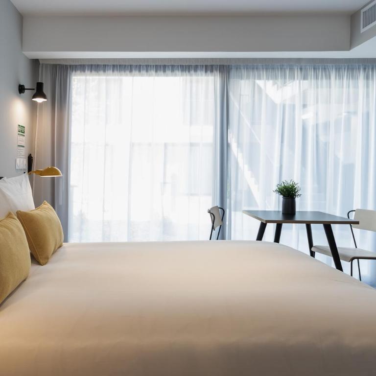 Staycity Aparthotels Bordeaux City Centre - Studio Accessible aux Personnes à Mobilité Réduite 2 Personnes - 4