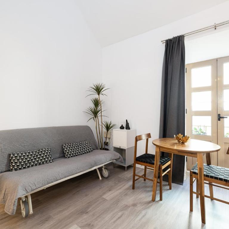 H2M Hiniestrosa Studio french Balcony AACC WIFI - Estudio - 3