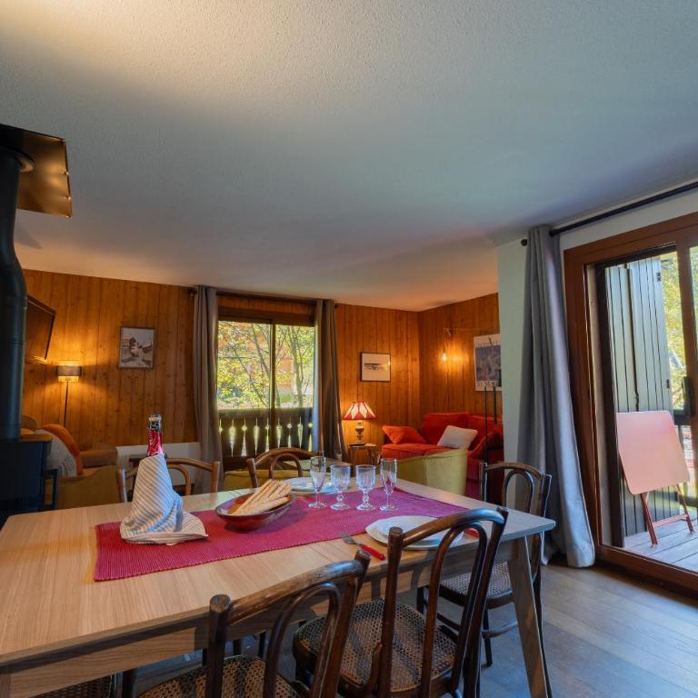 Appartement T4 familial à Chamonix, avec Parking et près des Grand Montets - Three-Bedroom Apartment with Mountain View - 17