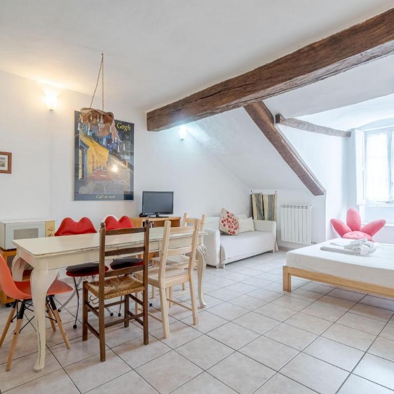 GuestHost - Palazzo Saluzzo Paesana Beautiful Flat - One-Bedroom Apartment - 3