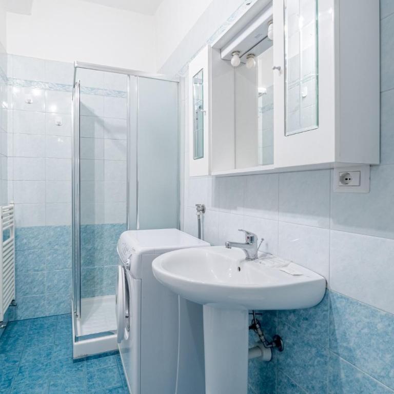 GuestHost - Palazzo Saluzzo Paesana Beautiful Flat - One-Bedroom Apartment - 7