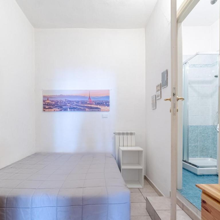 GuestHost - Palazzo Saluzzo Paesana Beautiful Flat - One-Bedroom Apartment - 6