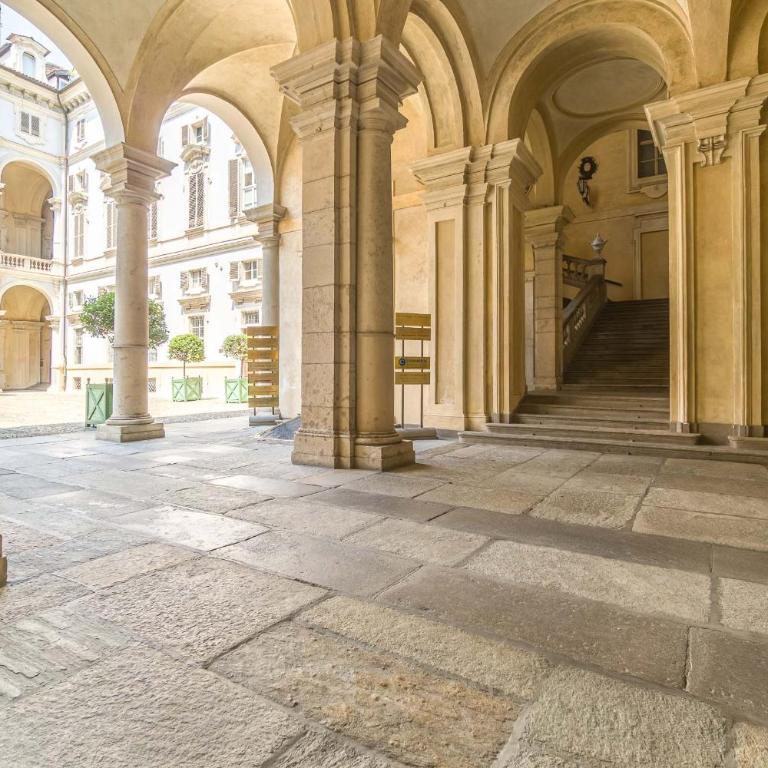 GuestHost - Palazzo Saluzzo Paesana Beautiful Flat - One-Bedroom Apartment - 15