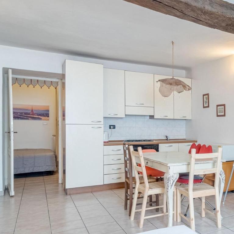 GuestHost - Palazzo Saluzzo Paesana Beautiful Flat - One-Bedroom Apartment - 5