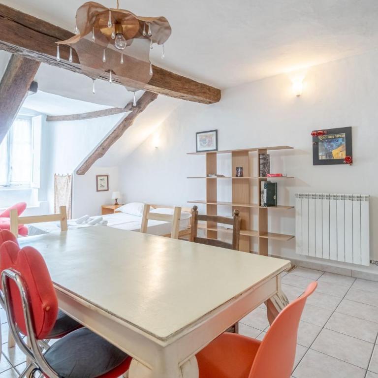 GuestHost - Palazzo Saluzzo Paesana Beautiful Flat - One-Bedroom Apartment - 4