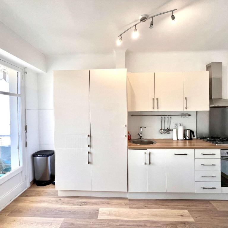 B030 Grand studio renove spacieux et lumineux - Appartement - 9