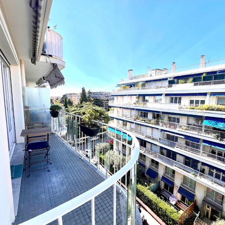 B030 Grand studio renove spacieux et lumineux - Appartement - 11