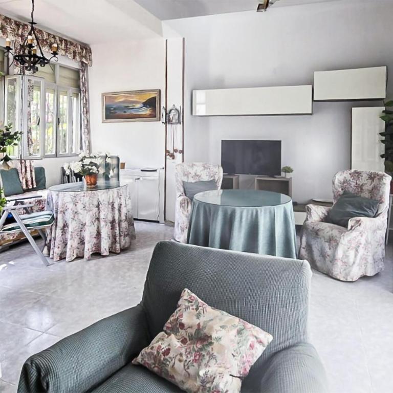 Gorgeous Home In Malaga - Casa Vacacional de 3 dormitorios - 4