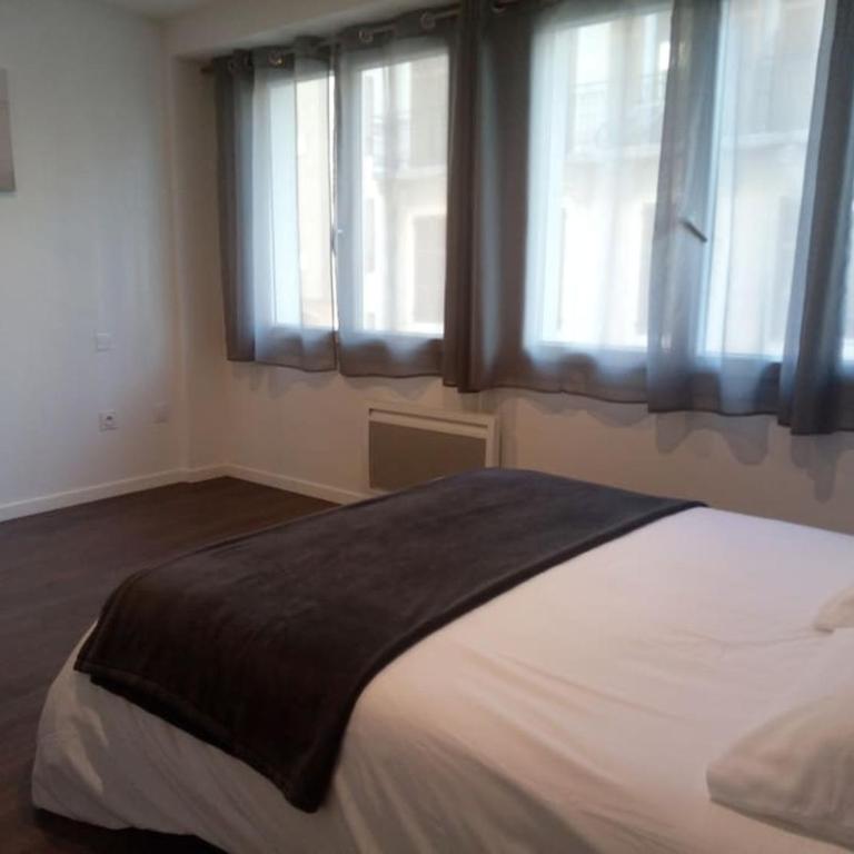 LE DOUILLET - Parking gratuit - Centre ville - Appartement 2 Chambres - 19