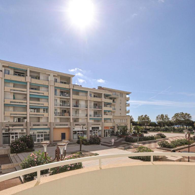 Beautiful Apartment In Antibes With Wifi - Appartement 2 Chambres - 7