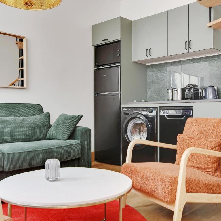 Pick A Flat's Apartments in Montmartre - Rue des Cottages - Appartement 2 Chambres - 16
