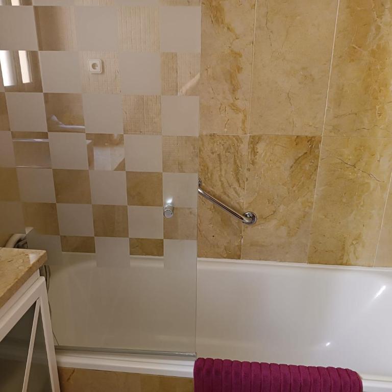 Apartamento Playa del Cristo Estepona - Apartamento de 2 dormitorios - 17