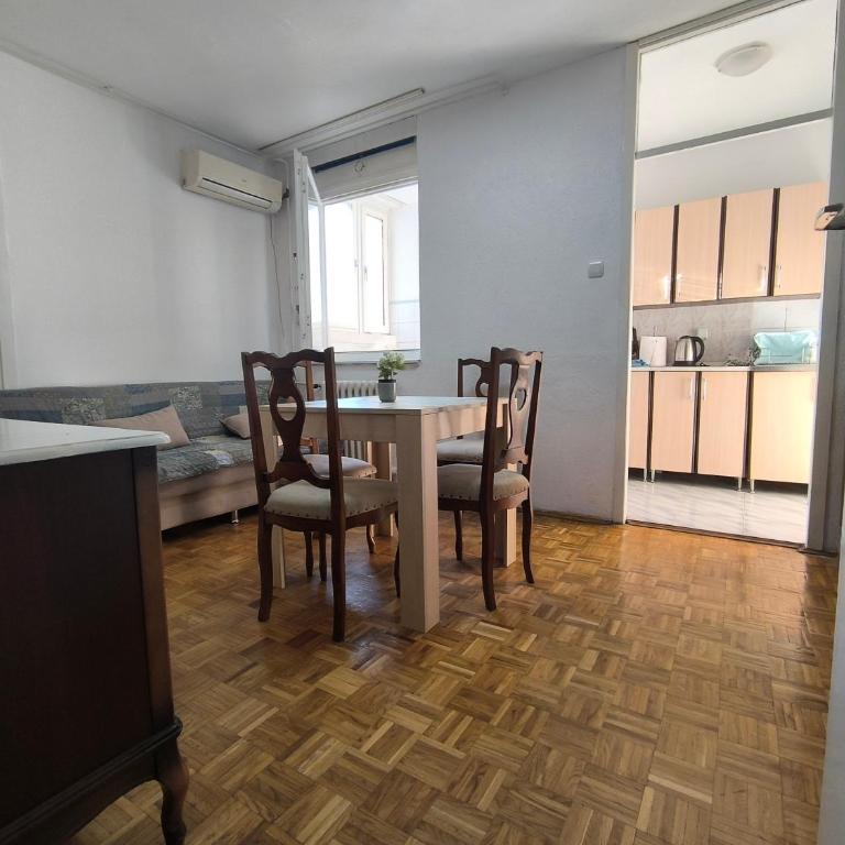 Family Accomodation Savic - Obiteljski apartman sa dvije spavaće sobe s pogledom - 12