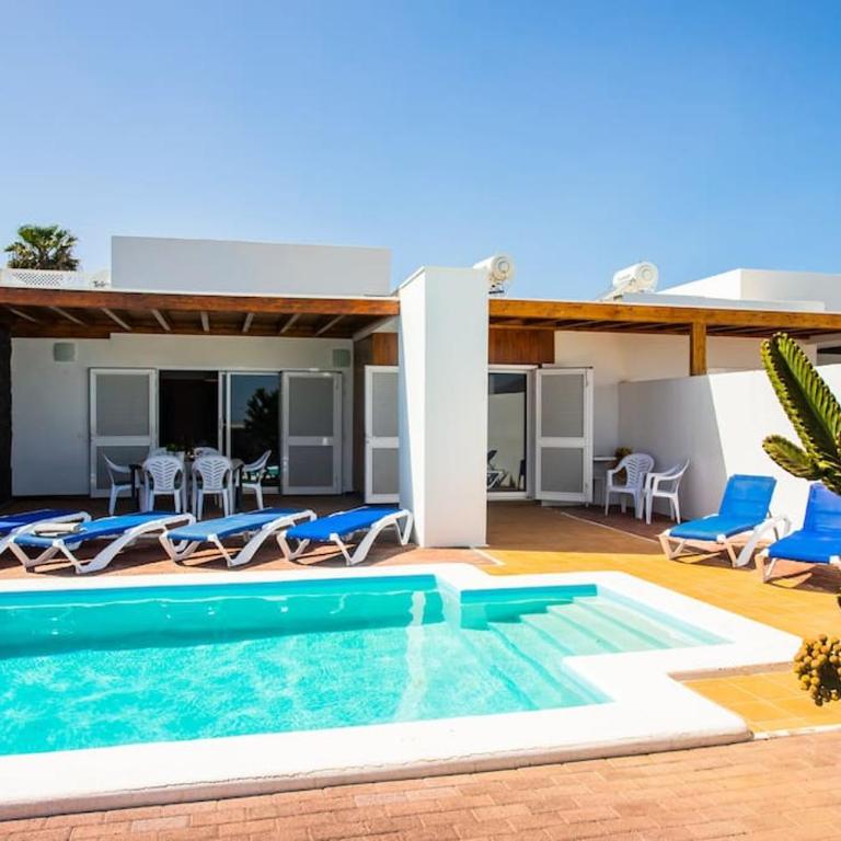 Villa Aleksandra Spacious for 8 guests, Heated Pool, Mountain Views - Casa de 4 dormitorios - 70