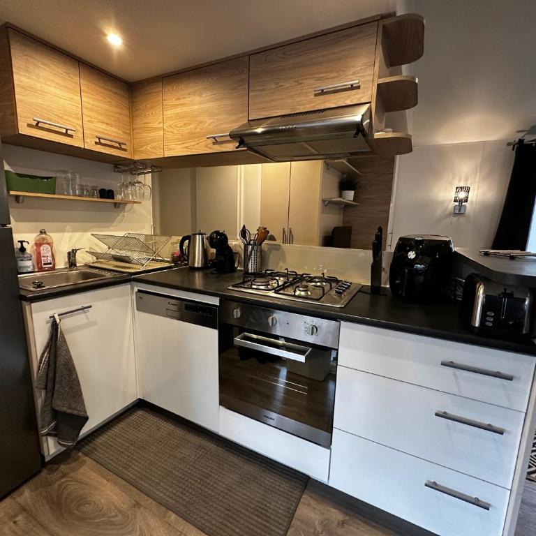 Grand Mobil Home Tout Confort pour 6 personnes - Camping Les Oyats 4 étoiles - Mobile Home - 4