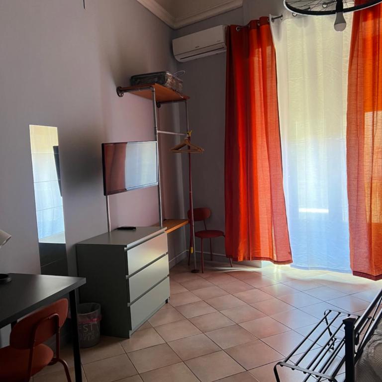 Terrazza Santa Chiara - Large Double Room with Balcony and Private External Bathroom - 2