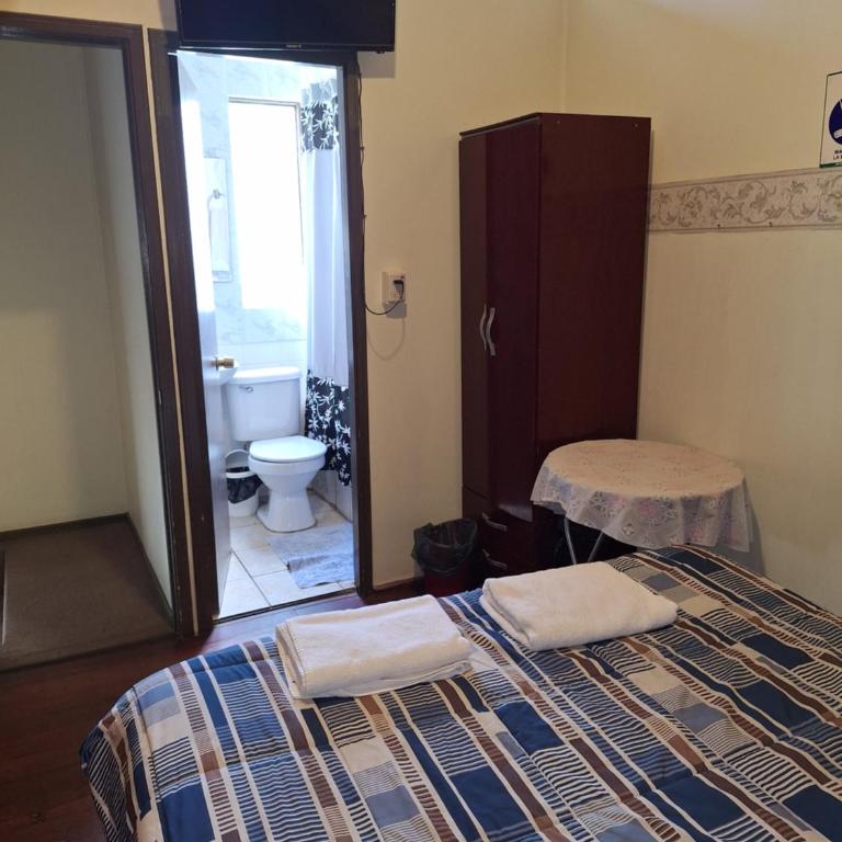 Hostal Residencia Blest Gana - Habitación Doble Económica - 5