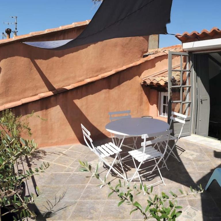 Appartement Vieille ville 55 m2 avec Terrasse 16m2 et 2chambres Vraie Climatisation - Apartment mit 2 Schlafzimmern und Terrasse - 3