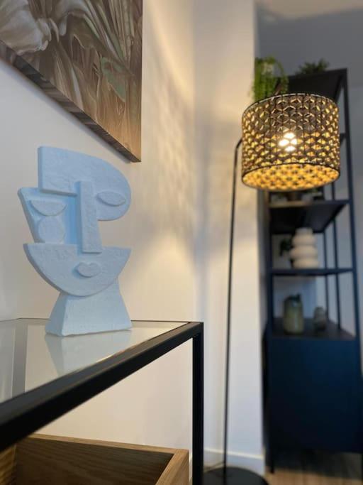 T3 Moderne - Proche tram - Parking privé - Appartement 2 Chambres - 12