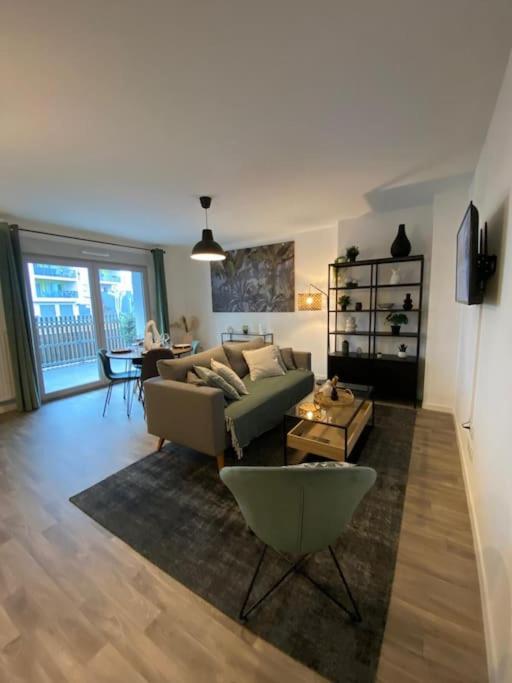T3 Moderne - Proche tram - Parking privé - Appartement 2 Chambres - 4