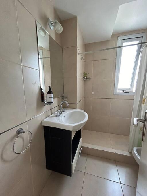 Depto de lujo con cochera y piscina sobre Bv Gálvez - Apartamento de 1 dormitorio - 22