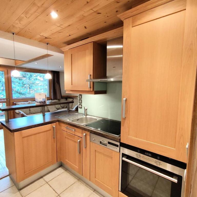 Résidence L'arolaz N°1 - Appartement skis aux pieds 7 personnes dans le centre de Méribel MAE-7111 - Appartement - 11