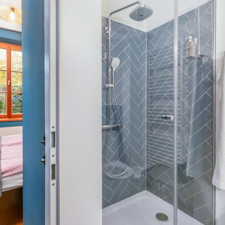 Zentral - Gartenblick - Netflix - Waschmaschine - Deluxe Apartment mit 1 Schlafzimmer und Gartenblick - 13