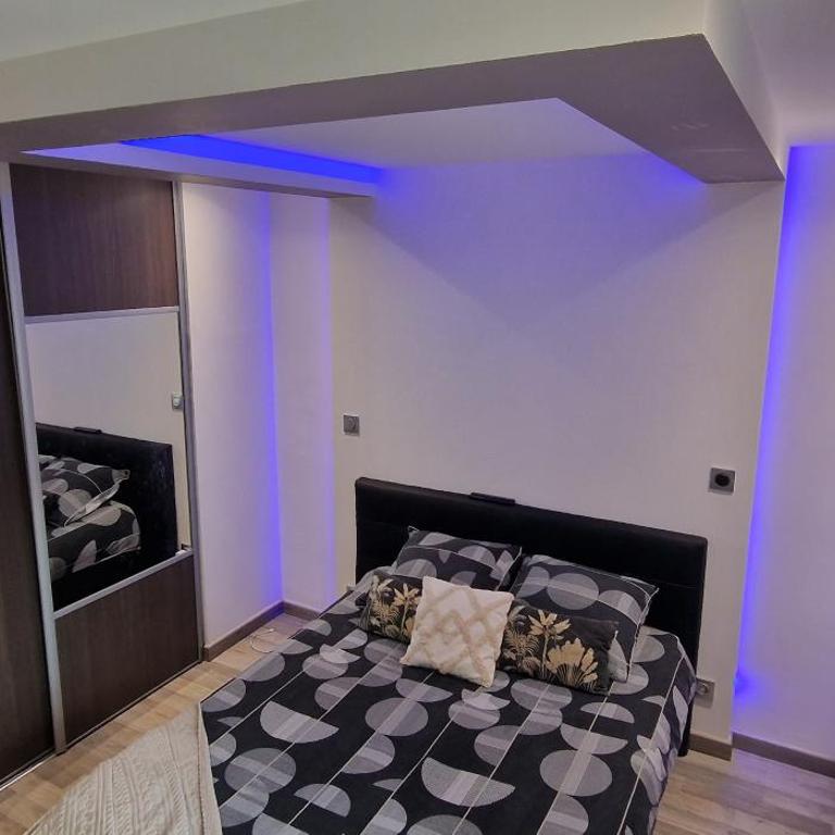 Centre 2 - Three-Bedroom Apartment - 3