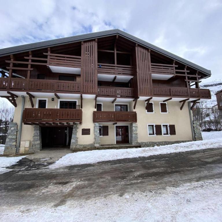 Chalets D Or - Charmant T2 avec terrasse et place de parking privée MAE-5611 - Apartment - 1