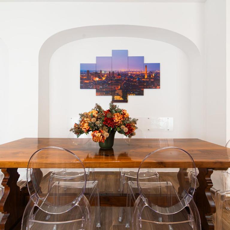 New - Venturini Suites in Bologna Centre - Deluxe Queen Room - 1